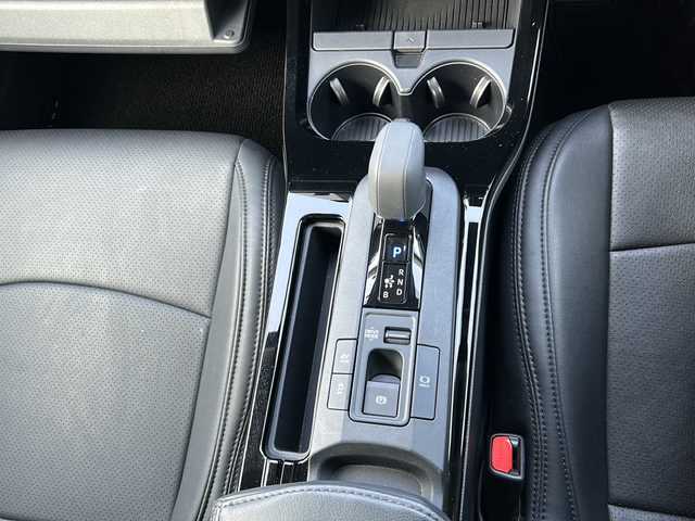 トヨタ プリウス G 山口県 2023(令5)年 1.4万km グレー 8インチディスプレイオーディオ/コネクティッドナビ対応/T-CONNECT/全方位アラウンドビューモニター/フルセグテレビ/Bluetooth/ETC/ドライブレコーダー/プッシュスタート/スペアキー/モデリスタエアロ【フロント・リア】/アイドリングストップ/シートヒーター/純正フロアマット/追従型クルーズコントロール/レーンアシスト/横滑り防止装置/衝突被害軽減システム/盗難防止装置/純正アルミホイール19インチ/ドアバイザー