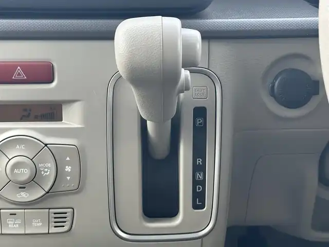 スズキ ラパン ＬＣ L 千葉県 2023(令5)年 0.6万km フォーンベージュM 純正ディスプレイオーディオ/(BT/FM/AM)/バックカメラ/衝突被害軽減システム/車線逸脱警報/横滑り防止装置/アイドリングストップ/LEDヘッドライト/オートライト/ウィンカーミラー/電動格納ミラー/社外14インチAW/シートヒーター/シートリフター/プッシュスタート/スマートキー/フロアマット/スペアキー/取扱説明書/保証書