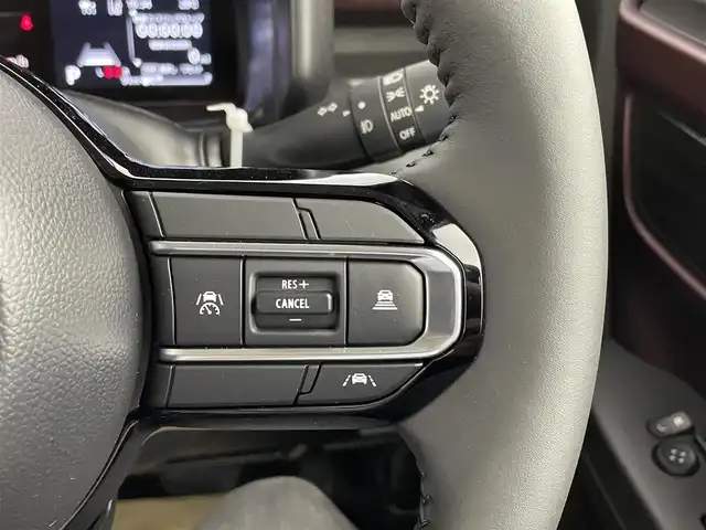 スズキ スペーシア カスタム HYBRID XS 愛知県 2024(令6)年 0.1万km未満 紺 登録済み未使用車　/両側パワースライドドア　/クルーズコントロール　/スズキセーフティーサポート　/スズキコネクト通信機装着車両/アラウンドビューモニター/純正メモリーナビ　/フルセグTV　/Bluetooth　/Apple　Car Play　/Android　Auto　/シートヒーター　（D/N）/HUB　/USBポート　/Cタイプポート　/ステアリングヒーター　/ステアリングリモコン/革巻きステアリング/ハーフレザーシート/オッドマン/電動パーキングブレーキ/AUTO　HOLD