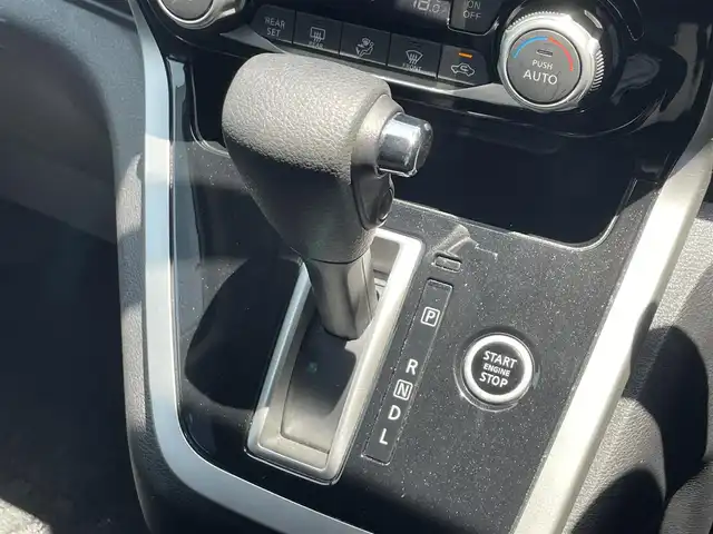 日産 セレナ ハイウェイスター Vセレクション 滋賀県 2018(平30)年 6.6万km ブリリアントホワイトパール 禁煙車/純正ナビ/【CD/フルセグTV/Bluetooth】/アラウンドビューモニター/ＥＴＣ/インテリジェントパーキングアシスト/両側パワースライドドア/ＬＥＤヘッドライト/ステアリングスイッチ/エマージェンシーブレーキ/クルーズコントロール/コーナーセンサー/オートライト/スマートキー/スペアキー