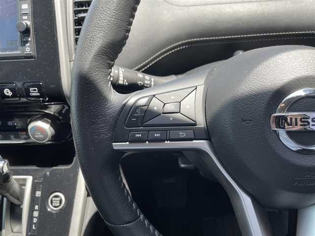 日産 セレナ ハイウェイスター Vセレクション 滋賀県 2018(平30)年 6.6万km ブリリアントホワイトパール 禁煙車/純正ナビ/【CD/フルセグTV/Bluetooth】/アラウンドビューモニター/ＥＴＣ/インテリジェントパーキングアシスト/両側パワースライドドア/ＬＥＤヘッドライト/ステアリングスイッチ/エマージェンシーブレーキ/クルーズコントロール/コーナーセンサー/オートライト/スマートキー/スペアキー