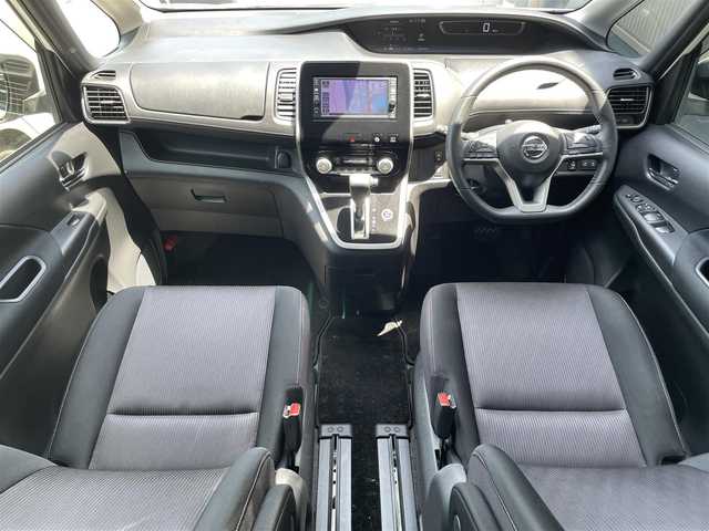 日産 セレナ ハイウェイスター Vセレクション 滋賀県 2018(平30)年 6.6万km ブリリアントホワイトパール 禁煙車/純正ナビ/【CD/フルセグTV/Bluetooth】/アラウンドビューモニター/ＥＴＣ/インテリジェントパーキングアシスト/両側パワースライドドア/ＬＥＤヘッドライト/ステアリングスイッチ/エマージェンシーブレーキ/クルーズコントロール/コーナーセンサー/オートライト/スマートキー/スペアキー