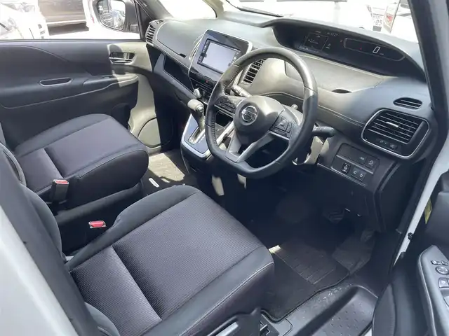 日産 セレナ ハイウェイスター Vセレクション 滋賀県 2018(平30)年 6.6万km ブリリアントホワイトパール 禁煙車/純正ナビ/【CD/フルセグTV/Bluetooth】/アラウンドビューモニター/ＥＴＣ/インテリジェントパーキングアシスト/両側パワースライドドア/ＬＥＤヘッドライト/ステアリングスイッチ/エマージェンシーブレーキ/クルーズコントロール/コーナーセンサー/オートライト/スマートキー/スペアキー