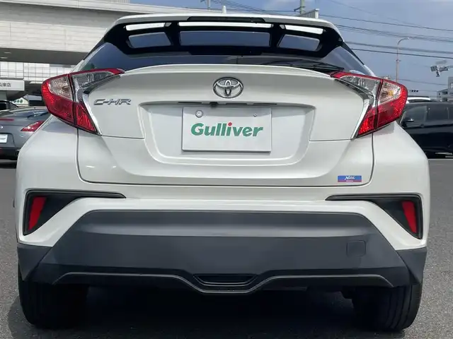 トヨタ Ｃ－ＨＲ S－T 広島県 2019(平31)年 5.1万km ホワイトパールクリスタルシャイン ワンオーナー/純正SDナビ(NSZT-W68T)/　（Bluetooth/フルセグテレビ/CD/DVD/AM/FM）/レーダークルーズコントロール/SPORT ABELIA 17インチアルミホイール/純正フロアマット/バックカメラ/LEDヘッドライト/オートマチックハイビーム/オートライト/横滑り防止装置/レーンキープアシスト/盗難防止装置/衝突被害軽減システム/W+サイドエアバッグ/カーテンエアバック/スマートキー/保証書/取扱説明書