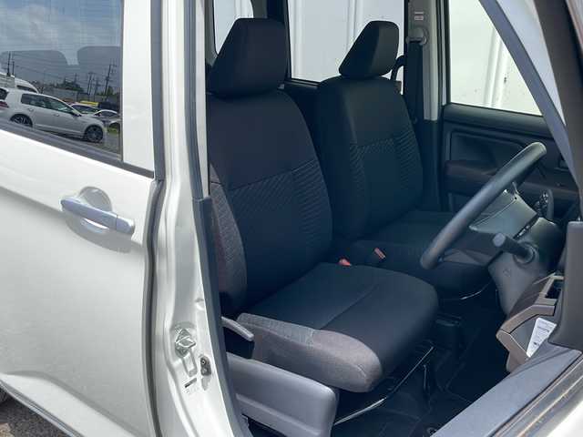 トヨタ タンク X S 石川県 2019(令1)年 0.6万km パールホワイトⅢ スマートアシストIII/外部検査実施済み/ワンオーナー/登録時走行距離5985km/スマートアシストIII/・衝突警報機能（対車両・対歩行者）/・衝突回避支援ブレーキ機能（対車両・対歩行者）/・誤発進抑制制御機能（前方・後方）/・車線逸脱警報機能/・オートハイビーム/・先行車発進お知らせ機能/純正SDナビ【NSCN-W68】/(ワンセグTV/Bluetooth)/バックカメラ/片側パワースライドドア/横滑り防止機能/プッシュスタート/スマートキー/右側イージークローザー/取扱説明書/保証書/スペアキー1本