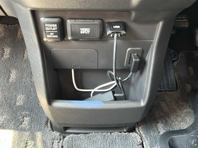 ホンダ ステップワゴン G インターナビコンフォートセレ 埼玉県 2013(平25)年 10.6万km ホワイトオーキッドパール (株)IDOMが運営する【じしゃロン熊谷店】の自社ローン専用車両になりますこちらは現金またはオートローンご利用時の価格です。自社ローンご希望の方は別途その旨お申付け下さい/純正HDDナビ（TV/CD/DVD/FM/AM)/ワンセグテレビ/ハーフレザーシートカバー/クルーズコントロール/２列目シート跳ね上げ/３列目シート床下格納/バックモニター/両側パワースライドドア/ETC/アイドリングストップ/純正フロアマット/LEDオートライト/社外アルミホイール/ドアバイザー/USB入力端子/横滑り防止装置/ABS/スペアキー
