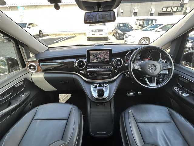 メルセデス・ベンツ Ｖ２２０ d マルコポーロホライゾン 福岡県 2019(令1)年 5万km オブシディアンブラックM 純正ナビ（ラジオ／ＢＴ／ワンセグＴＶ）/ポップアップルーフ/回転式フロントシート/ワイドスクリーンコクピット/ブラインドスポットモニター/レーダーセーフティーパッケージ/ディストロニック・プラス/アテンションアシスト/クロスウインドアシスト/サブバッテリー/リーディングライト/MBUX/アクティブパーキングアシスト/前席シートヒーター/３６０度カメラシステム/デジタルインナーミラー/ＥＴＣ２．０/クリアランスソナー/スペアキー/保証書/取扱説明書