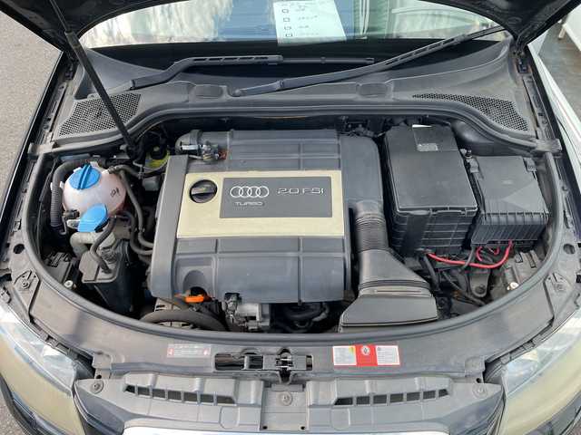 アウディ Ａ３ スポーツバック 2．0 TFSI 神奈川県 2005(平17)年 7.9万km ファントムブラックパールエフェクト ・社外ナビ　/・Ｂｌｕｅｔｏｏｔｈ　/・ＥＴＣ　/・ＤＶＤ　ＣＤ　/・ワンセグＴＶ　/・本革シート　/・ドラレコ前後　/・パワーシート　/・パドルシフト　/・キセノンヘッドライト　/・オートライト　/・フォグランプ　/・純正アルミホイール/・サマータイヤ(純正アルミホイール付225/45R17）残3mm/　ヨコハマタイヤ2013年製