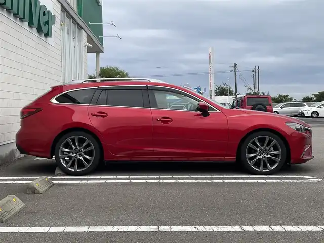 マツダ アテンザ ワゴン XD Lパッケージ 宮崎県 2015(平27)年 8.1万km ソウルレッドプレミアムメタリック 純正ナビ/・フルセグTV・Bluetooth・CD・DVD/バックカメラ/レーダークルーズコントロール/前後パーキングセンサー/衝突被害軽減ブレーキ/車線逸脱警報システム/ブラインドスポットモニター/ドライバーアテンションアラート/ヘッドアップディスプレイ/LEDヘッドランプ/オートライト/オートエアコン/革巻きステアリング/パドルシフト/ブラック革シート/前席パワーシート/シートヒーター/運転席ポジションメモリー/BOSEサウンドシステム/純正19インチアルミホイール/スマートキー/プッシュエンジンスタート/禁煙車