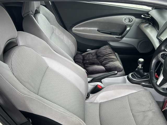 ホンダ ＣＲ－Ｚ α 京都府 2010(平22)年 11.1万km プレミアムホワイトパール 7インチHDDナビ/社外ドラレコ前後(DRV-MR450)/SCHNEIDERアルミホイール/スポーツモード付/ワンセグテレビ/バックカメラ/クルーズコントロール/アイドリングストップ/ウィンカーミラー/電動格納ミラー/ドアバイザー/ビルトインETC/フォグランプ/スマートキー/禁煙車