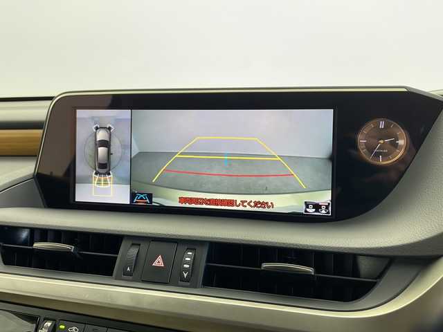 レクサス ＥＳ 300h バージョンL 愛知県 2019(令1)年 4.7万km アイスエクリュマイカメタリック  純正12.3インチワイドディスプレイナビ　/ 電動チルトスライドサンルーフ/ パノラミックビューモニター/ LEXUS Safty System/ LEXUS プレミアムサウンドシステム/ アダプティブクルーズコントロール/ Apple CarPlay/Android Auto / WiFi Bluetooth USB/ CD DVD フルセグTV FM AM AUX/ セミアニリン本革シート / 純正ビルトインETC2.0/ 純正オプション前後ドライブレコーダー/ 三眼LEDオートヘッドライト/ アダプティブハイビームシステム/ パドルシフト/ 前後コーナーセンサー/ 本革巻ウッドコンビステアリング/ ステアリングヒーター/ 全席シートヒーター/ 前席シートベンチレーター/ 全席パワーシート/ 電動ランバーサポート/ シートポジションメモリー/ パワートランクリッド/ ヘッドアップディスプレイ/ ブラインドスポットモニター/ レーンディパーチャー警報システム/ 車両接近警報システム / 先行車発進警報システム / 純正フロアマット/ 電動リアシェード/ ナノイーX発生装置 / AC100V電源/ 取扱説明書/ スペアキー/ カードキー