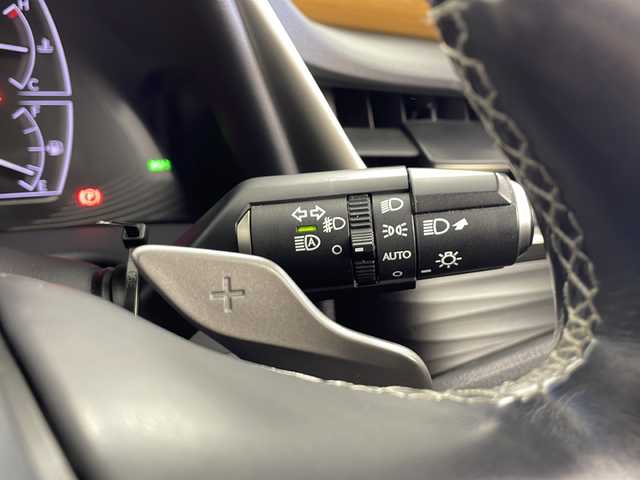 レクサス ＥＳ 300h バージョンL 愛知県 2019(令1)年 4.7万km アイスエクリュマイカメタリック  純正12.3インチワイドディスプレイナビ　/ 電動チルトスライドサンルーフ/ パノラミックビューモニター/ LEXUS Safty System/ LEXUS プレミアムサウンドシステム/ アダプティブクルーズコントロール/ Apple CarPlay/Android Auto / WiFi Bluetooth USB/ CD DVD フルセグTV FM AM AUX/ セミアニリン本革シート / 純正ビルトインETC2.0/ 純正オプション前後ドライブレコーダー/ 三眼LEDオートヘッドライト/ アダプティブハイビームシステム/ パドルシフト/ 前後コーナーセンサー/ 本革巻ウッドコンビステアリング/ ステアリングヒーター/ 全席シートヒーター/ 前席シートベンチレーター/ 全席パワーシート/ 電動ランバーサポート/ シートポジションメモリー/ パワートランクリッド/ ヘッドアップディスプレイ/ ブラインドスポットモニター/ レーンディパーチャー警報システム/ 車両接近警報システム / 先行車発進警報システム / 純正フロアマット/ 電動リアシェード/ ナノイーX発生装置 / AC100V電源/ 取扱説明書/ スペアキー/ カードキー