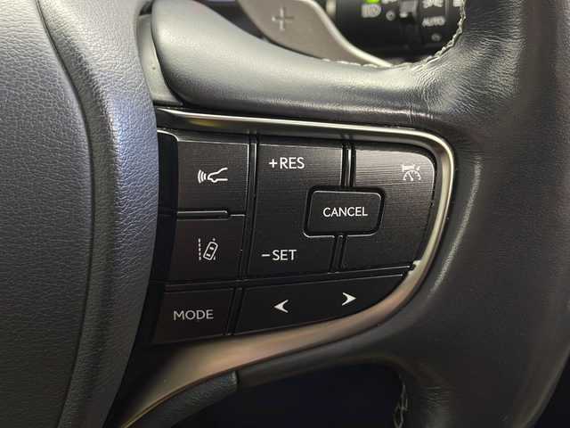 レクサス ＥＳ 300h バージョンL 愛知県 2019(令1)年 4.7万km アイスエクリュマイカメタリック  純正12.3インチワイドディスプレイナビ　/ 電動チルトスライドサンルーフ/ パノラミックビューモニター/ LEXUS Safty System/ LEXUS プレミアムサウンドシステム/ アダプティブクルーズコントロール/ Apple CarPlay/Android Auto / WiFi Bluetooth USB/ CD DVD フルセグTV FM AM AUX/ セミアニリン本革シート / 純正ビルトインETC2.0/ 純正オプション前後ドライブレコーダー/ 三眼LEDオートヘッドライト/ アダプティブハイビームシステム/ パドルシフト/ 前後コーナーセンサー/ 本革巻ウッドコンビステアリング/ ステアリングヒーター/ 全席シートヒーター/ 前席シートベンチレーター/ 全席パワーシート/ 電動ランバーサポート/ シートポジションメモリー/ パワートランクリッド/ ヘッドアップディスプレイ/ ブラインドスポットモニター/ レーンディパーチャー警報システム/ 車両接近警報システム / 先行車発進警報システム / 純正フロアマット/ 電動リアシェード/ ナノイーX発生装置 / AC100V電源/ 取扱説明書/ スペアキー/ カードキー