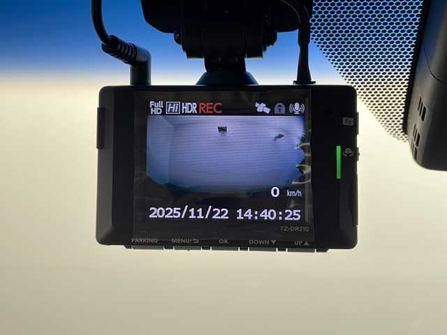 レクサス ＥＳ 300h バージョンL 愛知県 2019(令1)年 4.7万km アイスエクリュマイカメタリック  純正12.3インチワイドディスプレイナビ　/ 電動チルトスライドサンルーフ/ パノラミックビューモニター/ LEXUS Safty System/ LEXUS プレミアムサウンドシステム/ アダプティブクルーズコントロール/ Apple CarPlay/Android Auto / WiFi Bluetooth USB/ CD DVD フルセグTV FM AM AUX/ セミアニリン本革シート / 純正ビルトインETC2.0/ 純正オプション前後ドライブレコーダー/ 三眼LEDオートヘッドライト/ アダプティブハイビームシステム/ パドルシフト/ 前後コーナーセンサー/ 本革巻ウッドコンビステアリング/ ステアリングヒーター/ 全席シートヒーター/ 前席シートベンチレーター/ 全席パワーシート/ 電動ランバーサポート/ シートポジションメモリー/ パワートランクリッド/ ヘッドアップディスプレイ/ ブラインドスポットモニター/ レーンディパーチャー警報システム/ 車両接近警報システム / 先行車発進警報システム / 純正フロアマット/ 電動リアシェード/ ナノイーX発生装置 / AC100V電源/ 取扱説明書/ スペアキー/ カードキー