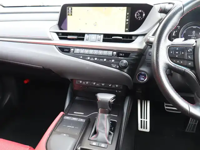 レクサス ＥＳ 300h Fスポーツ 神奈川県 2019(令1)年 1.1万km ホワイトノーヴァガラスフレーク ワンオーナー/サンルーフ/赤レザーシート/マークレビンソン/純正ナビ/バックカメラ/フルセグテレビ/パワートランク/ヘッドアップディスプレイ/フロントリップ/サイド、リアアンダーエアロ/ブラインドスポットモニター/デジタルインナーミラー/ヘッドアップディスプレイ/保証書/カードキー/記録(R.1.2.3.4.6)