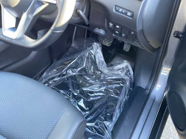 日産 エクストレイル 20Xi Vセレクション 道東・釧路十勝 2022(令4)年 2万km ガンＭ／銀 4WD/ワンオーナー/純正ナビ　MM520D-L/(AM/FM/CD/DVD/BR/BT)/ドライブレコーダー 前のみ/ETC/アラウンドビューモニター/バックカメラ/レザーシート/シートヒーター　全席/マイパイロット/夏タイヤ17インチ積込/社外17インチAW/純正フロアマット/電動リアゲート/ドアバイザー/MTモード付AT/アイドリングストップ/パーキングアシスト/レーダークルーズコントロール/コーナーセンサー　前後/ダウンヒルアシスト/オートライト/オートマチックハイビーム/ライトレベライザー/フォグランプ/盗難防止装置/ABS/横滑り防止装置