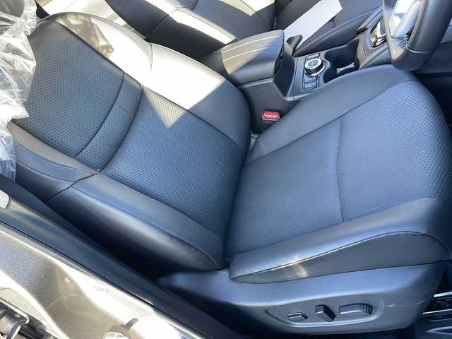 日産 エクストレイル 20Xi Vセレクション 道東・釧路十勝 2022(令4)年 2万km ガンＭ／銀 4WD/ワンオーナー/純正ナビ　MM520D-L/(AM/FM/CD/DVD/BR/BT)/ドライブレコーダー 前のみ/ETC/アラウンドビューモニター/バックカメラ/レザーシート/シートヒーター　全席/マイパイロット/夏タイヤ17インチ積込/社外17インチAW/純正フロアマット/電動リアゲート/ドアバイザー/MTモード付AT/アイドリングストップ/パーキングアシスト/レーダークルーズコントロール/コーナーセンサー　前後/ダウンヒルアシスト/オートライト/オートマチックハイビーム/ライトレベライザー/フォグランプ/盗難防止装置/ABS/横滑り防止装置