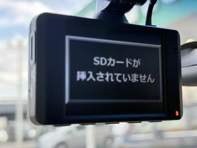 日産 エルグランド 250ハイウェイスターS 千葉県 2016(平28)年 5.7万km ブリリアントホワイトパール 純正ナビTV/CD/BT/AUX（MJ116D-W）/両側パワースライド/純正フロントリップスポイラー/社外レーダー探知機（PRE-X111）/オットマン/クルーズコントール/オートライト/ＥＴＣ/社外ドライブレコーダー前方/スペアキー1本/後席サンシェード/ドアバイザー/純正フロアマット