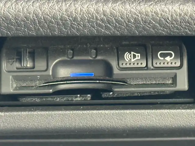 日産 エルグランド 250ハイウェイスターS 千葉県 2016(平28)年 5.7万km ブリリアントホワイトパール 純正ナビTV/CD/BT/AUX（MJ116D-W）/両側パワースライド/純正フロントリップスポイラー/社外レーダー探知機（PRE-X111）/オットマン/クルーズコントール/オートライト/ＥＴＣ/社外ドライブレコーダー前方/スペアキー1本/後席サンシェード/ドアバイザー/純正フロアマット