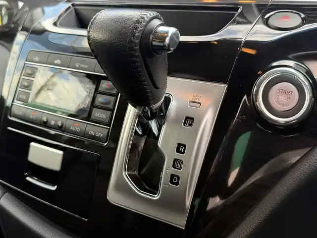 日産 エルグランド 250ハイウェイスターS 千葉県 2016(平28)年 5.7万km ブリリアントホワイトパール 純正ナビTV/CD/BT/AUX（MJ116D-W）/両側パワースライド/純正フロントリップスポイラー/社外レーダー探知機（PRE-X111）/オットマン/クルーズコントール/オートライト/ＥＴＣ/社外ドライブレコーダー前方/スペアキー1本/後席サンシェード/ドアバイザー/純正フロアマット