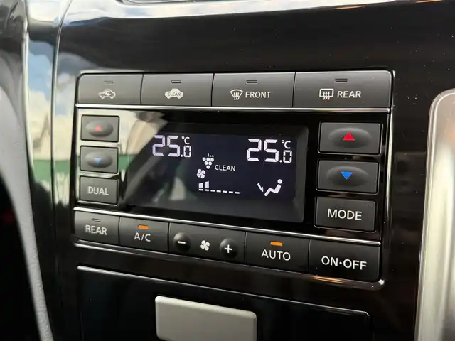 日産 エルグランド 250ハイウェイスターS 千葉県 2016(平28)年 5.7万km ブリリアントホワイトパール 純正ナビTV/CD/BT/AUX（MJ116D-W）/両側パワースライド/純正フロントリップスポイラー/社外レーダー探知機（PRE-X111）/オットマン/クルーズコントール/オートライト/ＥＴＣ/社外ドライブレコーダー前方/スペアキー1本/後席サンシェード/ドアバイザー/純正フロアマット