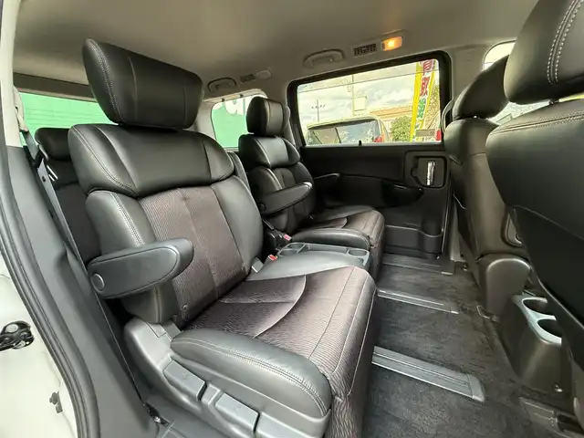 日産 エルグランド 250ハイウェイスターS 千葉県 2016(平28)年 5.7万km ブリリアントホワイトパール 純正ナビTV/CD/BT/AUX（MJ116D-W）/両側パワースライド/純正フロントリップスポイラー/社外レーダー探知機（PRE-X111）/オットマン/クルーズコントール/オートライト/ＥＴＣ/社外ドライブレコーダー前方/スペアキー1本/後席サンシェード/ドアバイザー/純正フロアマット