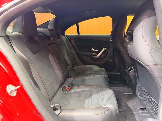 メルセデス・ベンツ ＣＬＡ２００ｄ AMGライン 千葉県 2020(令2)年 3.3万km ジュピターレッド ＡＣＣ　/半革シート　/ナビ　/ＴＶ　/Ｂカメラ　/Ｂｌｕｅｔｏｏｔｈ接続　/電動シート　/シートヒーター　/ＬＥＤヘッドライト　/ハイビームアシスト　/ＡＭＧ１８インチＡＷ　/衝突軽減Ｂ　/ＢＳＭ　/ＬＫＡ　/ＥＴＣ　/ドラレコ