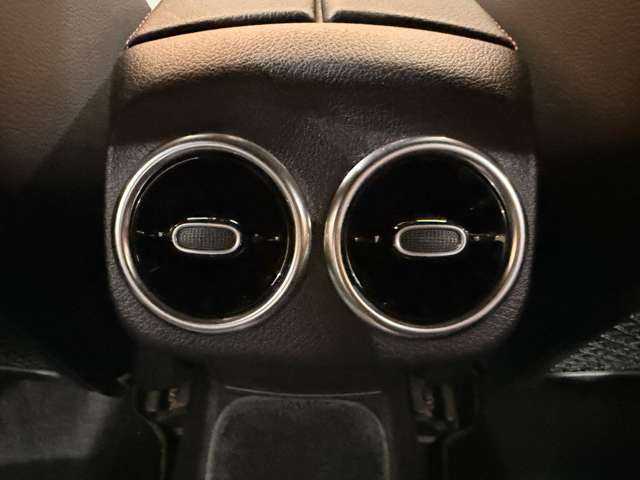 メルセデス・ベンツ ＣＬＡ２００ｄ AMGライン 千葉県 2020(令2)年 3.3万km ジュピターレッド ＡＣＣ　/半革シート　/ナビ　/ＴＶ　/Ｂカメラ　/Ｂｌｕｅｔｏｏｔｈ接続　/電動シート　/シートヒーター　/ＬＥＤヘッドライト　/ハイビームアシスト　/ＡＭＧ１８インチＡＷ　/衝突軽減Ｂ　/ＢＳＭ　/ＬＫＡ　/ＥＴＣ　/ドラレコ