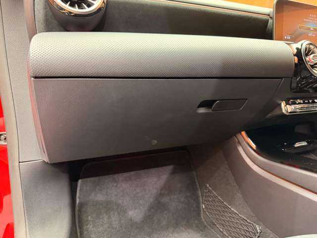 メルセデス・ベンツ ＣＬＡ２００ｄ AMGライン 千葉県 2020(令2)年 3.3万km ジュピターレッド ＡＣＣ　/半革シート　/ナビ　/ＴＶ　/Ｂカメラ　/Ｂｌｕｅｔｏｏｔｈ接続　/電動シート　/シートヒーター　/ＬＥＤヘッドライト　/ハイビームアシスト　/ＡＭＧ１８インチＡＷ　/衝突軽減Ｂ　/ＢＳＭ　/ＬＫＡ　/ＥＴＣ　/ドラレコ