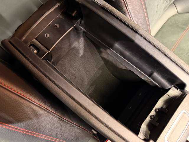 メルセデス・ベンツ ＣＬＡ２００ｄ AMGライン 千葉県 2020(令2)年 3.3万km ジュピターレッド ＡＣＣ　/半革シート　/ナビ　/ＴＶ　/Ｂカメラ　/Ｂｌｕｅｔｏｏｔｈ接続　/電動シート　/シートヒーター　/ＬＥＤヘッドライト　/ハイビームアシスト　/ＡＭＧ１８インチＡＷ　/衝突軽減Ｂ　/ＢＳＭ　/ＬＫＡ　/ＥＴＣ　/ドラレコ