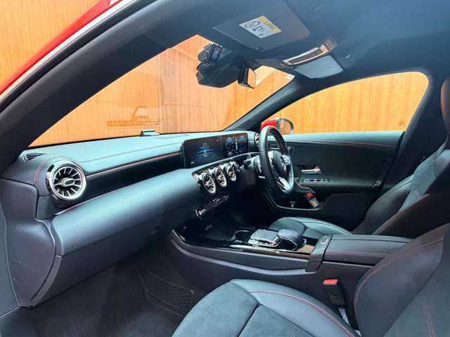 メルセデス・ベンツ ＣＬＡ２００ｄ AMGライン 千葉県 2020(令2)年 3.3万km ジュピターレッド ＡＣＣ　/半革シート　/ナビ　/ＴＶ　/Ｂカメラ　/Ｂｌｕｅｔｏｏｔｈ接続　/電動シート　/シートヒーター　/ＬＥＤヘッドライト　/ハイビームアシスト　/ＡＭＧ１８インチＡＷ　/衝突軽減Ｂ　/ＢＳＭ　/ＬＫＡ　/ＥＴＣ　/ドラレコ