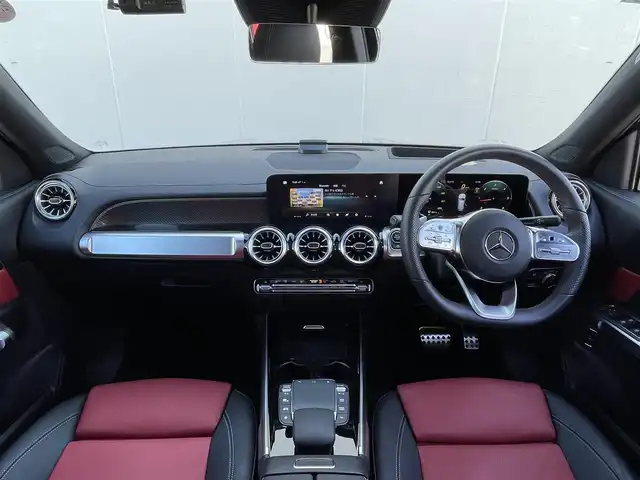 メルセデス・ベンツ Ｍ・ベンツ ＧＬＢ２００ｄ 4マチック AMGライン 東京都 2023(令5)年 0.7万km 黒 純正ナビ/360°カメラ/サンルーフ/レザーシート/ヘッドアップディスプレイ/ETC2.0/衝突軽減ブレーキ/アダプティブクルーズコントロール/純正19インチアルミホイール/フルセグTV/ドライブレコーダー/シートヒーター/ワンオーナー