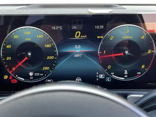 メルセデス・ベンツ Ｍ・ベンツ ＧＬＢ２００ｄ 4マチック AMGライン 東京都 2023(令5)年 0.7万km 黒 純正ナビ/360°カメラ/サンルーフ/レザーシート/ヘッドアップディスプレイ/ETC2.0/衝突軽減ブレーキ/アダプティブクルーズコントロール/純正19インチアルミホイール/フルセグTV/ドライブレコーダー/シートヒーター/ワンオーナー