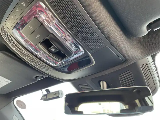 メルセデス・ベンツ Ｍ・ベンツ ＧＬＢ２００ｄ 4マチック AMGライン 東京都 2023(令5)年 0.7万km 黒 純正ナビ/360°カメラ/サンルーフ/レザーシート/ヘッドアップディスプレイ/ETC2.0/衝突軽減ブレーキ/アダプティブクルーズコントロール/純正19インチアルミホイール/フルセグTV/ドライブレコーダー/シートヒーター/ワンオーナー