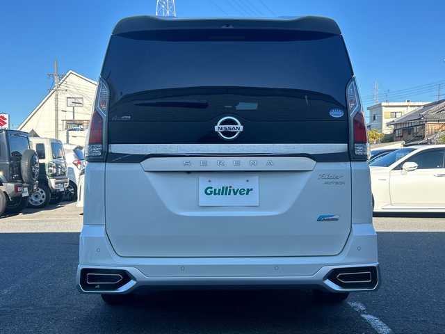 日産 セレナ 大阪府 2016(平28)年 5.5万km ブリリアントホワイトパール 純正9インチSDナビ（フルセグ/BT/DVD/CD)/純正後席モニター/プロパイロット/両側パワースライドドア/バックカメラ/衝突被害軽減システム/レーンキープアシスト/横滑り防止装置/オートマチックハイビーム/コーナーセンサー/アイドリングストップ/純正AW（AUTECH)/純正フロアマット/純正LEDライト/フロントフォグランプ/ビルトインETC/ドライブレコーダー/スペアキー1本