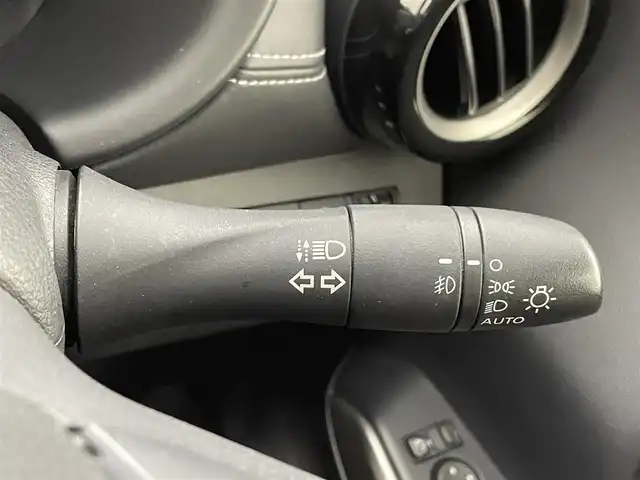 日産 キックス X 熊本県 2021(令3)年 4.9万km ブリリアントホワイトパール 禁煙車/純正9インチナビ/CD/DVD/DTV/Bluetooth/アラウンドビューモニター/デジタルインナーミラー/プロパイロット/ステアリングスイッチ/LEDオートライト/オートハイビーム/ビルトインETC/スマートキー/プッシュスタート/スペアキー1本/フロアマット/ドアバイザー/保証書/取扱説明書