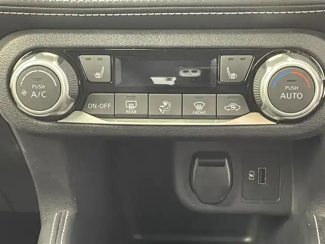 日産 キックス X 熊本県 2021(令3)年 4.9万km ブリリアントホワイトパール 禁煙車/純正9インチナビ/CD/DVD/DTV/Bluetooth/アラウンドビューモニター/デジタルインナーミラー/プロパイロット/ステアリングスイッチ/LEDオートライト/オートハイビーム/ビルトインETC/スマートキー/プッシュスタート/スペアキー1本/フロアマット/ドアバイザー/保証書/取扱説明書