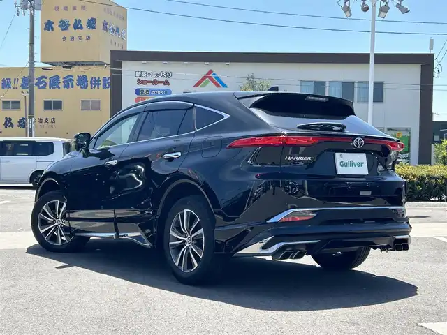 トヨタ ハリアー G 愛媛県 2022(令4)年 7.1万km ブラック 禁煙車/ワンオーナー/登録時走行距離：70904km/純正ディスプレイオーディオ/フルセグTV/Bluetooth/バックカメラ/デジタルインナーミラー/ドライブレコーダー/ビルトインETC/衝突被害軽減システム/クリアランスソナー/横滑り防止装置/レーンキープアシスト/レーダークルーズコントロール/LEDヘッドライト/フォグランプ/オートライト/オートマチックハイビーム/ハーフレザーシート/運転席パワーシート/パワーバックドア/スマホスタンド/エンジンスタートボタン/スマートキー/純正フロアマット/純正18インチアルミホイール/MODELLISTAエアロ(F.S.R)