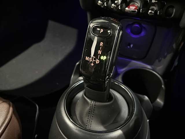 ＭＩＮＩ ミニ クーパー 新潟県 2018(平30)年 3.1万km ブリティッシュレーシンググリーンⅡ 衝突軽減ブレーキ/ツートーンルーフ/・ブリティッシュレーシンググリーン×ブラック/HDDナビ/・Bluetooth/USB/バックカメラ/コーナーセンサー/スポーツレザーステアリング/シートカバー