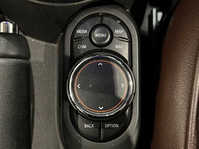 ＭＩＮＩ ミニ クーパー 新潟県 2018(平30)年 3.1万km ブリティッシュレーシンググリーンⅡ 衝突軽減ブレーキ/ツートーンルーフ/・ブリティッシュレーシンググリーン×ブラック/HDDナビ/・Bluetooth/USB/バックカメラ/コーナーセンサー/スポーツレザーステアリング/シートカバー