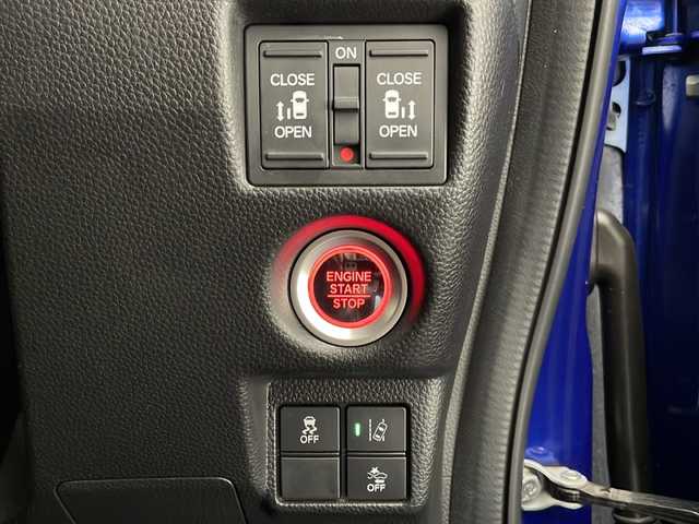 ホンダ Ｎ ＢＯＸ カスタム G L ターボ ホンダセンシング 宮崎県 2018(平30)年 7.2万km ブリリアントスポーティブルーメタリック2トーン 禁煙車/ホンダセンシング/純正ナビTV/（VXM-185VFi/CD/DVD/Bluetooth/フルセグTV)/純正バックカメラ/純正ビルトインETC/純正ドライブレコーダー/純正LEDオートライト/純正LEDフォグ/純正15インチアルミ/純正エアロ/純正ルーフエンドスポイラー/純正フロアマット/両側電動スライドドア/アダプティブクルーズコントロール/レーンディパーチャーアラート/クリアランスソナー/オートエアコン（プラズマクラスター）/パドルシフト/本革巻ハンドル/スマートキー/プッシュエンジンスタート/新車時保証書/取扱い説明書