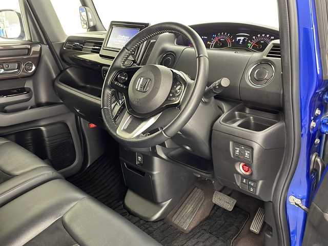 ホンダ Ｎ ＢＯＸ カスタム G L ターボ ホンダセンシング 宮崎県 2018(平30)年 7.2万km ブリリアントスポーティブルーメタリック2トーン 禁煙車/ホンダセンシング/純正ナビTV/（VXM-185VFi/CD/DVD/Bluetooth/フルセグTV)/純正バックカメラ/純正ビルトインETC/純正ドライブレコーダー/純正LEDオートライト/純正LEDフォグ/純正15インチアルミ/純正エアロ/純正ルーフエンドスポイラー/純正フロアマット/両側電動スライドドア/アダプティブクルーズコントロール/レーンディパーチャーアラート/クリアランスソナー/オートエアコン（プラズマクラスター）/パドルシフト/本革巻ハンドル/スマートキー/プッシュエンジンスタート/新車時保証書/取扱い説明書