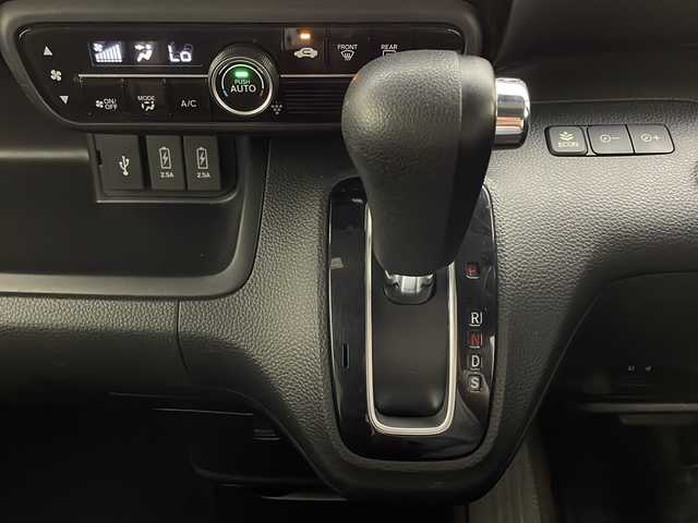 ホンダ Ｎ ＢＯＸ カスタム G L ターボ ホンダセンシング 宮崎県 2018(平30)年 7.2万km ブリリアントスポーティブルーメタリック2トーン 禁煙車/ホンダセンシング/純正ナビTV/（VXM-185VFi/CD/DVD/Bluetooth/フルセグTV)/純正バックカメラ/純正ビルトインETC/純正ドライブレコーダー/純正LEDオートライト/純正LEDフォグ/純正15インチアルミ/純正エアロ/純正ルーフエンドスポイラー/純正フロアマット/両側電動スライドドア/アダプティブクルーズコントロール/レーンディパーチャーアラート/クリアランスソナー/オートエアコン（プラズマクラスター）/パドルシフト/本革巻ハンドル/スマートキー/プッシュエンジンスタート/新車時保証書/取扱い説明書
