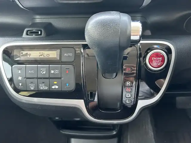 ホンダ Ｎ ＢＯＸ カスタム G Lパッケージ 福岡県 2016(平28)年 6.4万km プレミアムディープロッソパール 純正ナビ（vxm-174csi）/（AM/FM/BT/CD/DVD/ワンセグTV)/前席ヒートヒーター/前後ドライブレコーダー/ビルトインETC/バックカメラ/両側スライドドア/片側パワースライドドア/純正14インチアルミホイール/純正フロアマット/横滑り防止システム/プッシュスタート/スマートキー/スペア×１/ドアバイザー/オートライト/フォグライト/保証書/取扱説明書