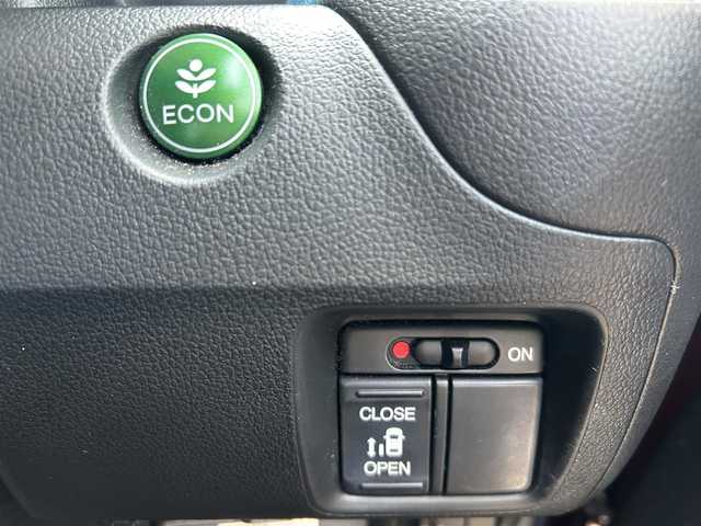 ホンダ Ｎ ＢＯＸ カスタム G Lパッケージ 福岡県 2016(平28)年 6.4万km プレミアムディープロッソパール 純正ナビ（vxm-174csi）/（AM/FM/BT/CD/DVD/ワンセグTV)/前席ヒートヒーター/前後ドライブレコーダー/ビルトインETC/バックカメラ/両側スライドドア/片側パワースライドドア/純正14インチアルミホイール/純正フロアマット/横滑り防止システム/プッシュスタート/スマートキー/スペア×１/ドアバイザー/オートライト/フォグライト/保証書/取扱説明書