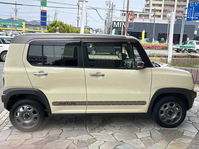 スズキ ハスラー ワンダラー 静岡県 2019(平31)年 3.9万km シフォンアイボリーメタリック/ウッディブラウン2トーンルーフ 主要装備/・純正ディスプレイオーディオ/・バックモニター/・Bluetooth/・ルーフレール/・ドライブレコーダー/・前席シートヒーター/・ハーフレザーシート/・衝突被害軽減システム/・レーンキープアシスト/・アイドリングストップ/・ルーフレール/・純正フロアマット/・ドアバイザー/・ステアリングスイッチ/・DVD