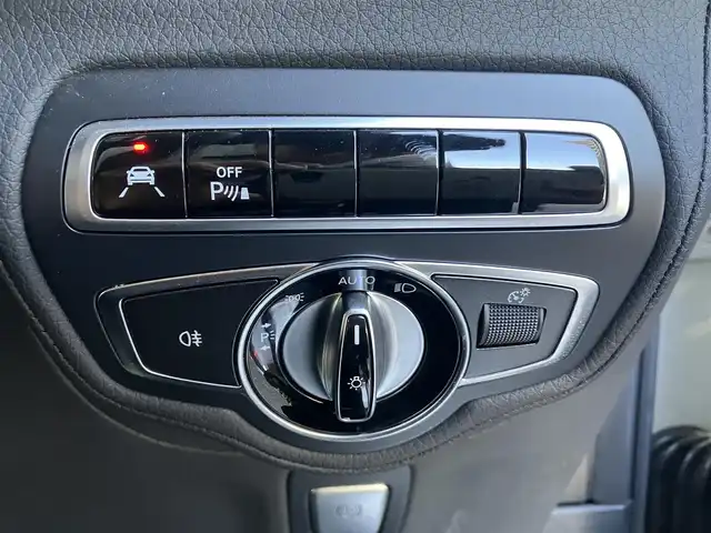 メルセデス・ベンツ ゲレンデヴァーゲン Ｇ３５０ｄ AMGライン 高知県 2020(令2)年 5.3万km 白 純正ナビ/Bluetooth/フルセグ/AM/FM/バックカメラ/全方位カメラ/ガラスルーフ/ETC2.0/ドライブレコーダー/クルーズコントロール/ターボ/HIDヘッドライト/４WD/コーナーセンサー/センターデフロック/ワンオーナー/MTモード付AT/プッシュスタート/スペアキー/スマートキー/純正フロアマット/純正20インチアルミホイール/パワーシート/シートヒーター/レザーシート/オートライト/盗難防止装置