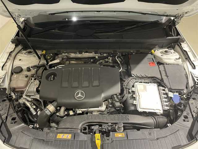 メルセデス・ベンツ ＧＬＢ２００ｄ 静岡県 2020(令2)年 5万km ポーラホワイト ナビ　360°カメラ TV　BT　USB /ハーフレザーシートヒーター /マッサージシート /ACC LKA BSM ETC2.0 /パワーバックドア /自動駐車 /パドルシフト /LEDライト /ドラレコ /アイドリングストップ /スペアキー