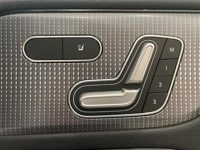 メルセデス・ベンツ ＧＬＢ２００ｄ 静岡県 2020(令2)年 5万km ポーラホワイト ナビ　360°カメラ TV　BT　USB /ハーフレザーシートヒーター /マッサージシート /ACC LKA BSM ETC2.0 /パワーバックドア /自動駐車 /パドルシフト /LEDライト /ドラレコ /アイドリングストップ /スペアキー