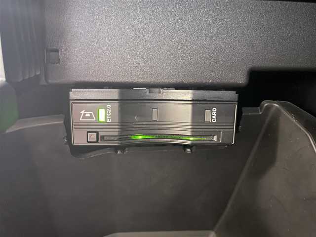メルセデス・ベンツ ＧＬＢ２００ｄ 静岡県 2020(令2)年 5万km ポーラホワイト ナビ　360°カメラ TV　BT　USB /ハーフレザーシートヒーター /マッサージシート /ACC LKA BSM ETC2.0 /パワーバックドア /自動駐車 /パドルシフト /LEDライト /ドラレコ /アイドリングストップ /スペアキー